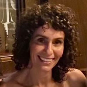 Meet your Posher, Roya